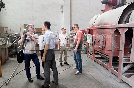 Russian customer in the factory Russian customer in the factory